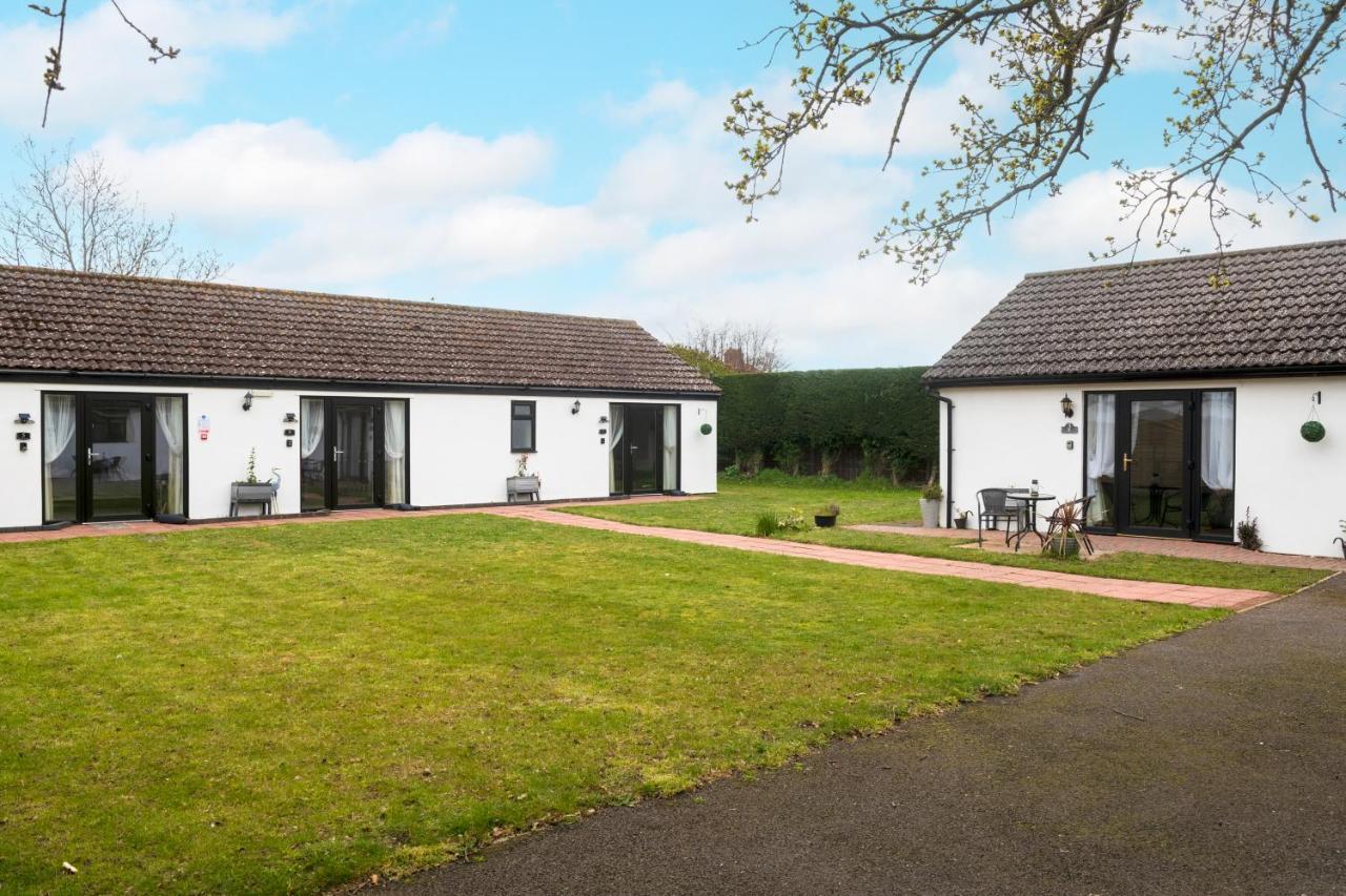 Number 6 - Lytton Tree Lodge, Reydon, Southwold Buitenkant foto